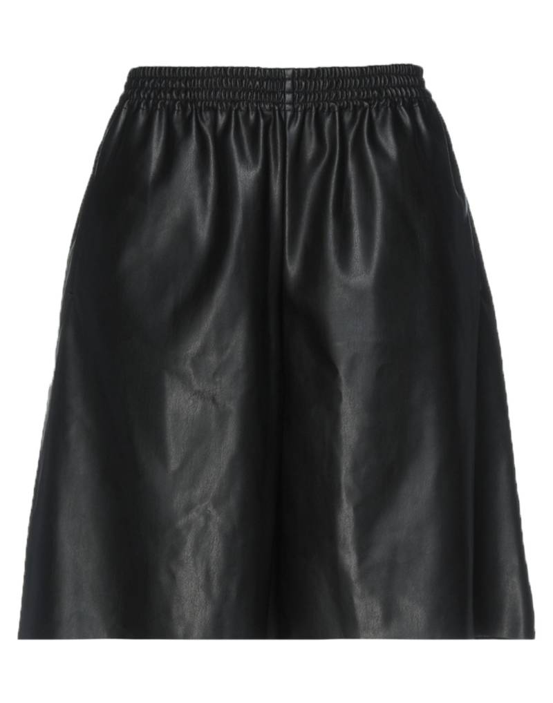 DIXIE Shorts & Bermudashorts Damen Schwarz von DIXIE