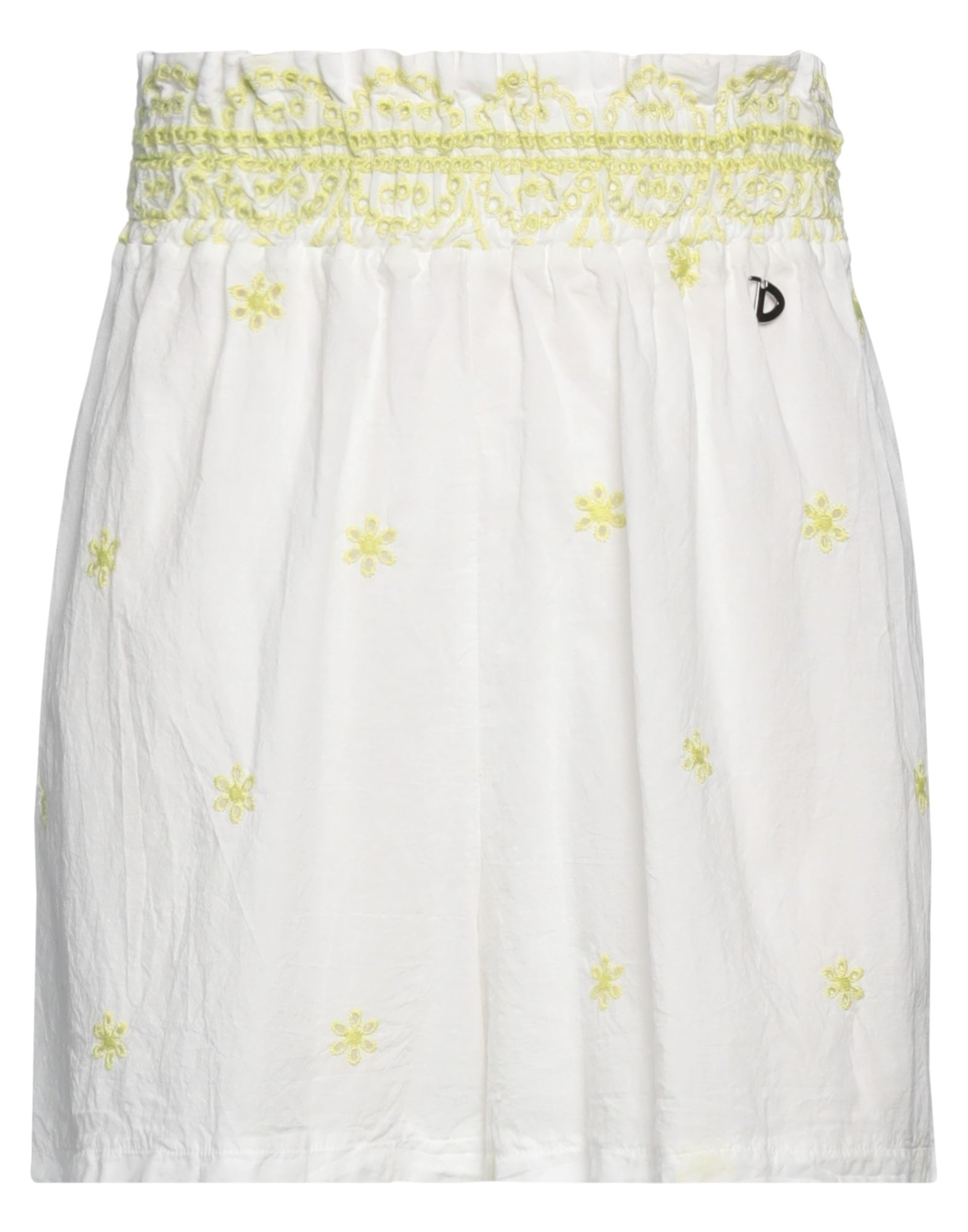 DIXIE Shorts & Bermudashorts Damen Weiß von DIXIE