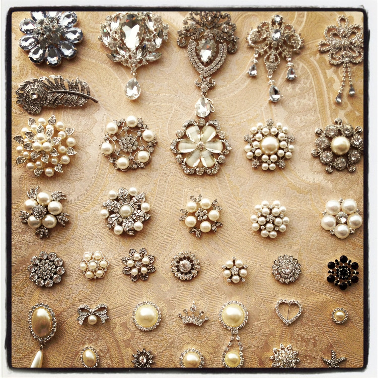 35 Strass Broschen Für Braut Brosche Bouquet, Bouquet Kit, Kristall Broschen, Strass-Knöpfe, Diy-Brosche 35 Strass Broschen Für Braut Brosche Bouquet, Bouquet Kit, Kristall Broschen, Strass-Knöpfe, Diy-Brosche von DIYBrideBoutique