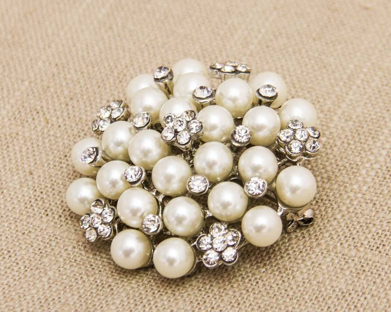 Perle Strass Brosche Kristall Brosche, Hochzeitsbrosche, Braut Schärpe, Strass-Brosche, Hochzeitsschmuck Perle Strass Brosche Kristall Brosche, Hochzeitsbrosche, Braut Schärpe, Strass-Brosche, Hochzeitsschmuck von DIYBrideBoutique