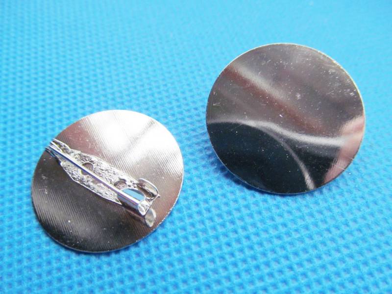 Handgemachte Silberfarbene Blanko Brosche/Brustnadel Charm Finding, Base Setting Tablett Lünette, Passform 25mm Cabochon, Clip Handgemachte Silberfarbene Blanko Brosche/Brustnadel Charm Finding, Base Setting Tablett Lünette, Passform 25mm Cabochon, Clip von DIYLoveOcean