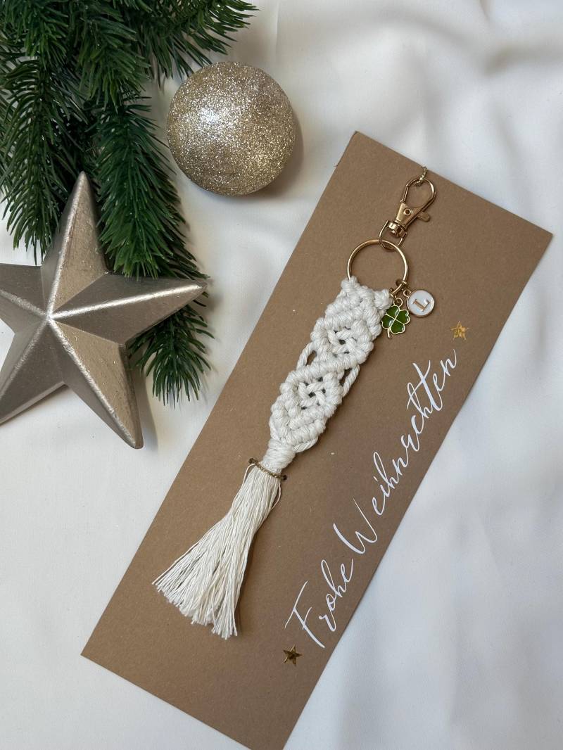 Personalisierte Makramee-Schlüsselanhänger von DIYbyBibbels