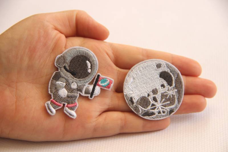 2 Stück Stickerei Astronaut Applikation Patch, Gestickter Planet Patch Zubehör Für Mantel, T-Shirt, Jeans, Dekorative Aufnäher von DIYsharing
