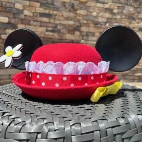 Minnie Ohren. Maus Rot-Weiße Mütze Minnie Ohren. Maus Rot-Weiße Mütze von DIZZYLIDZ