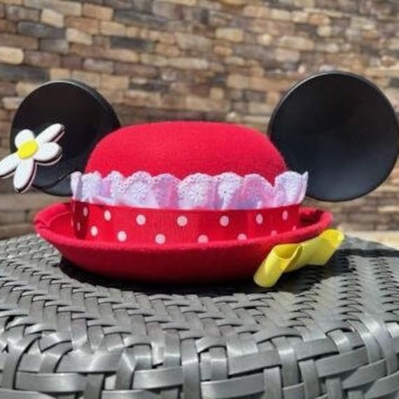 Minnie Ohren. Maus Rot-Weiße Mütze Minnie Ohren. Maus Rot-Weiße Mütze von DIZZYLIDZ