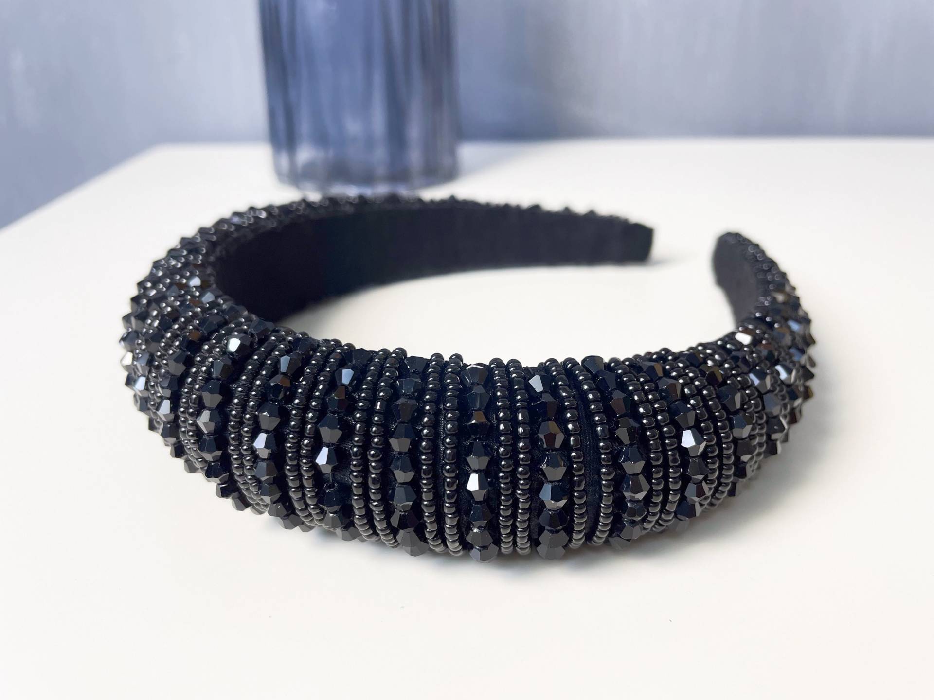 Schwarze Kristall Perlen Stirnbänder Vintage Haarreifen Damen Strass Schwamm Gepolstert Haarband von DLYLABC