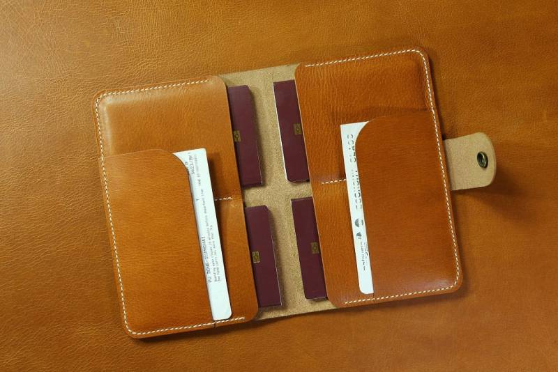 Braun Pflanzlich Gegerbtes Leder Familien Pass Etui Organizer/Echtleder Familie 4 Reisepass Brieftasche Cover Fp414Sl von DMleatherStudio