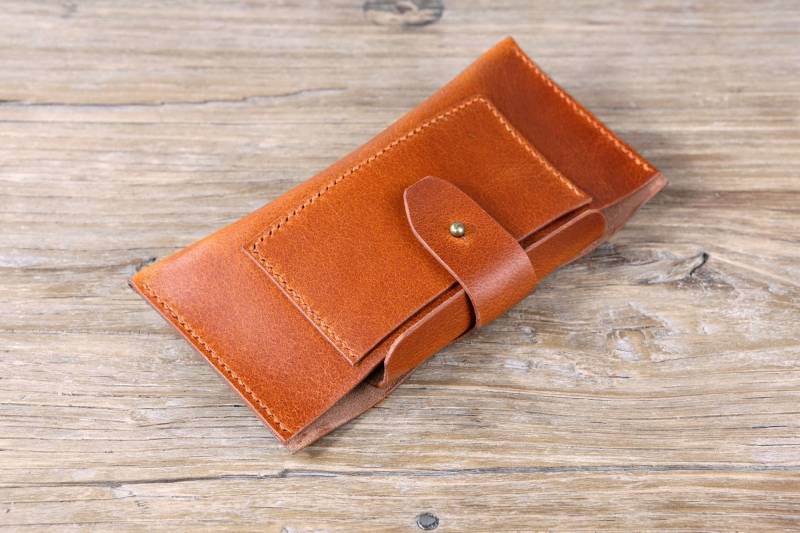 Personalisiertes Brillenetui Aus Pflanzlich Gegerbtem Leder Für Frauen Und Männer Sg0xcc von DMleatherStudio