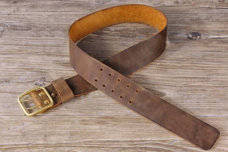 Strapazierfähiger Straps-Gürtel, Zweizinkiger Männer-Gürtel, Strapshalter, Ledergürtel Ltb05S von DMleatherStudio