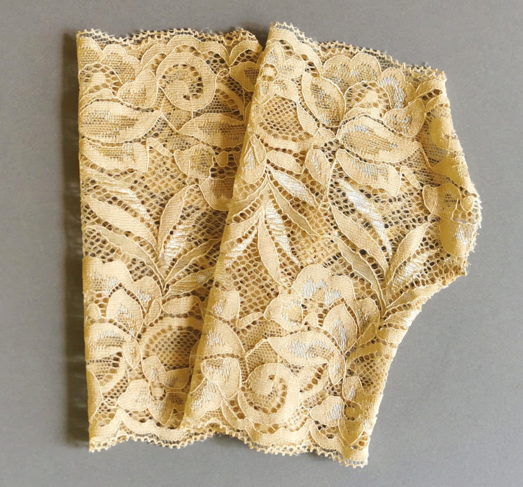 Spitzen Armstulpen in Beige. Stretch-Spitze, Fingerlose Spitzenhandschuhe. Braut, Brautjungfer. Geschenk Für Sie. Sofort Versandfertig von DMpics