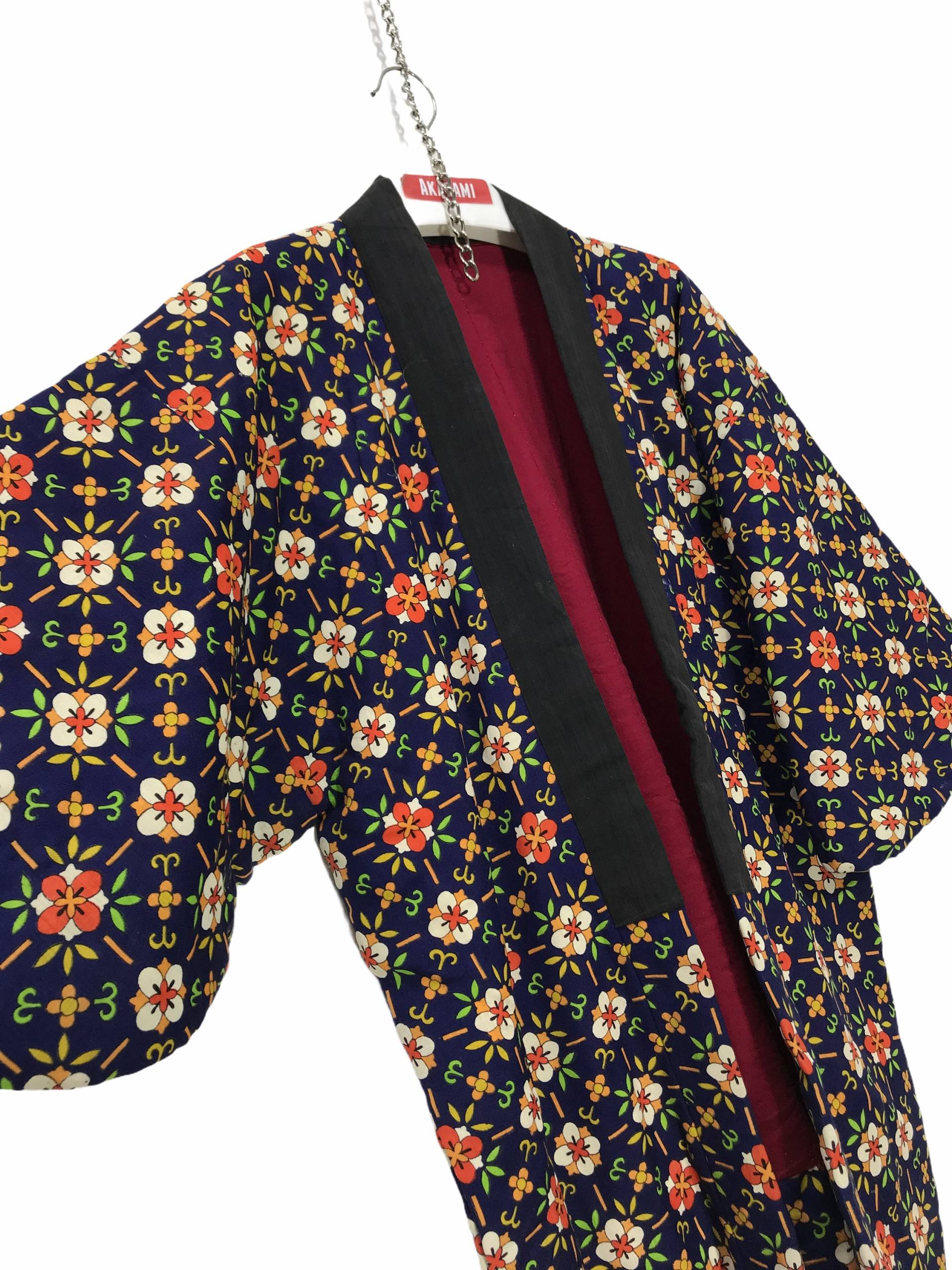 Hergestellt in Japan Vintage Hanten Jacke Wolle Polsterung Wattierte Vollständig Handgefertigte Florals Kimono Robe Warme Winterjacke von DONPACINO