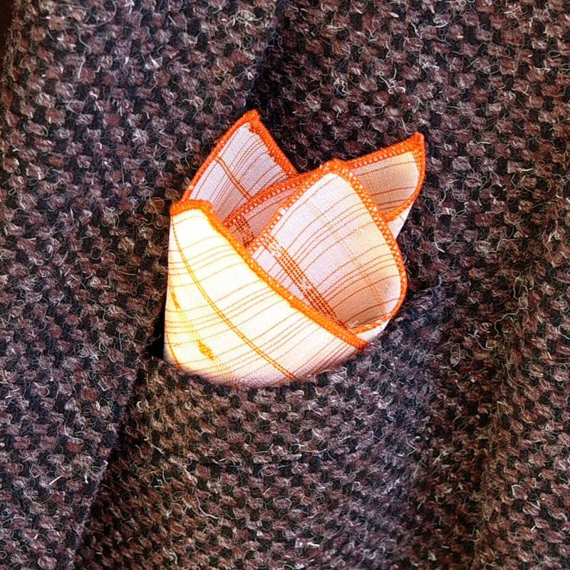 Handgefertigtes Einstecktuch in Orange Aus Seide von DONSKIKH