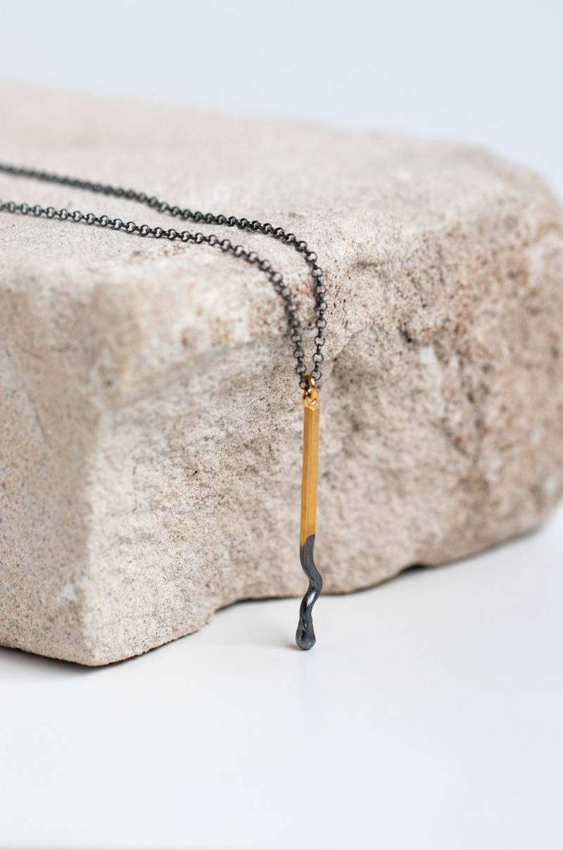 "Perfekte Kombination "Matchstick" Anhänger in Kette" Brennen Sie Weg Halskette. Handgemacht Aus Recyceltem Sterling Silber, 24K Vergoldet von DOSADORNMENTS