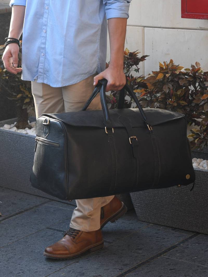 Personalisierte Vollnarbenleder Weekender Seesack - Schuhfach von DOTCHBAGCLUB