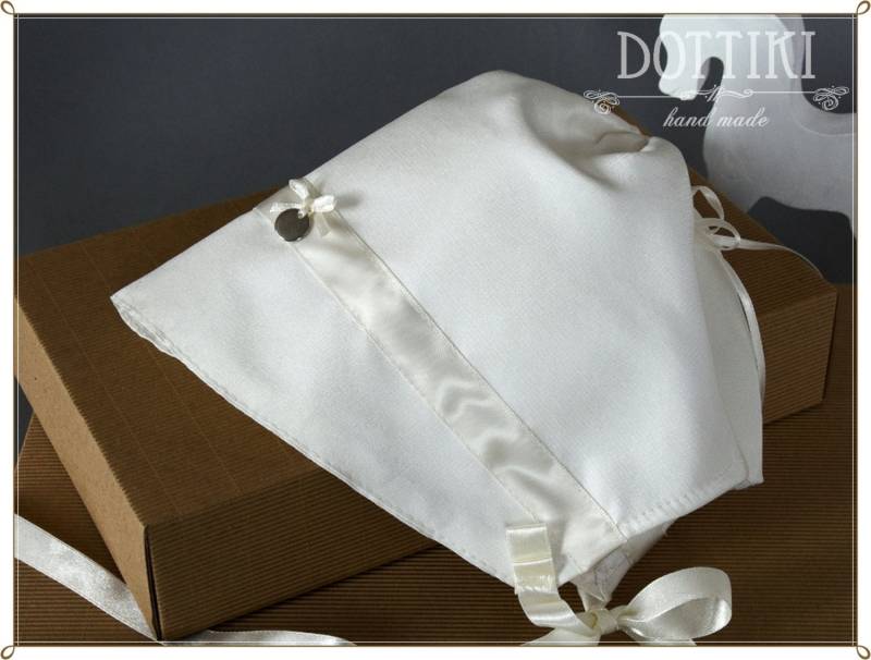 Baby Seiden Mütze Taufmütze, Elfenbein Oder Weiß von DOTTIKI