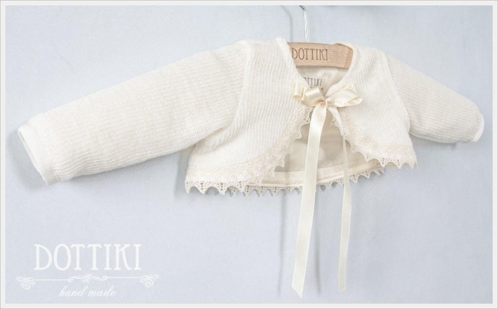 Mädchen Taufbolero Leinen Strickjacke Für Babys Mit Spitzenborte von DOTTIKI