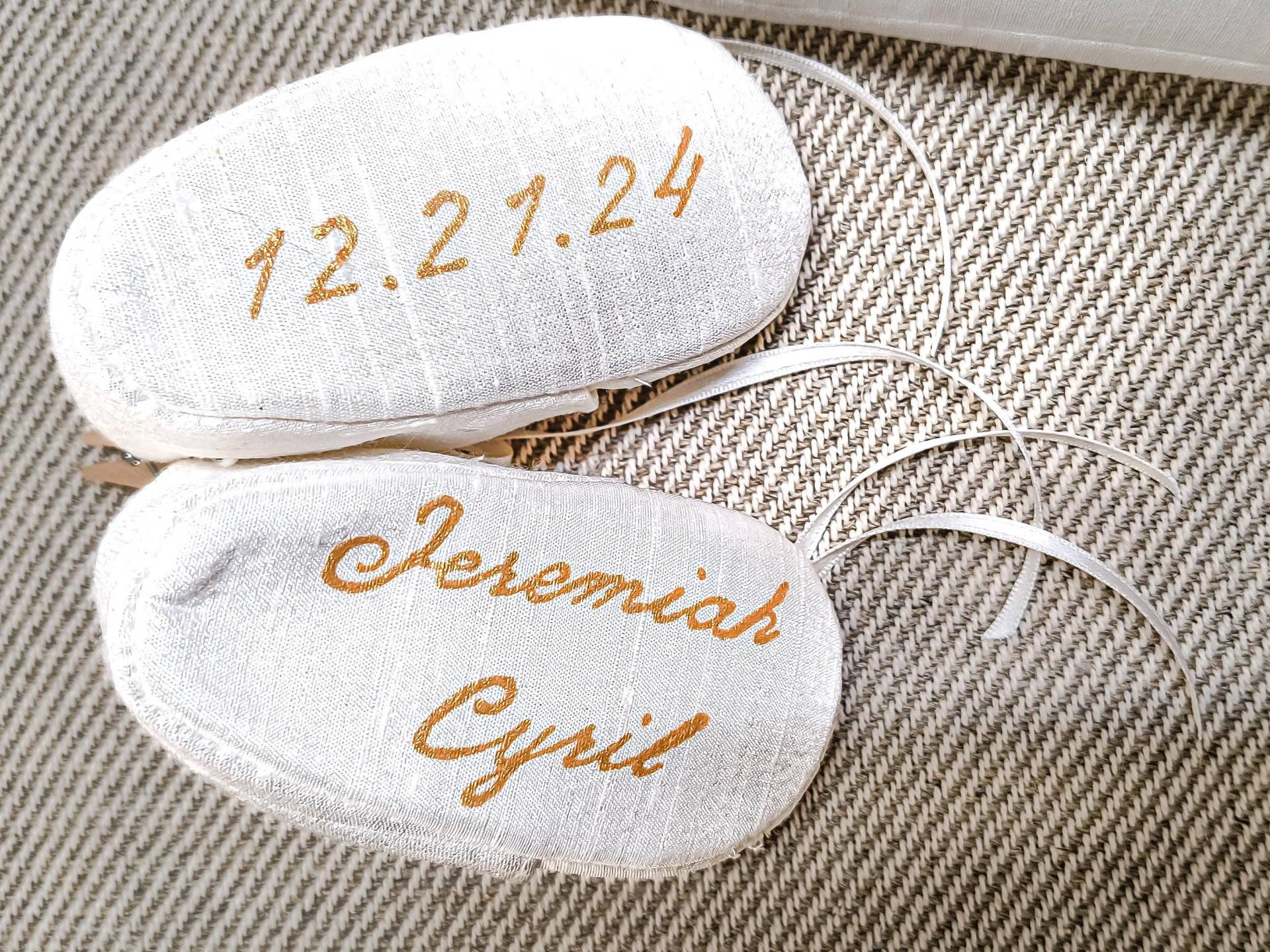 Personalisierung - Aufschreibung Auf Dottiki's Booties von DOTTIKI