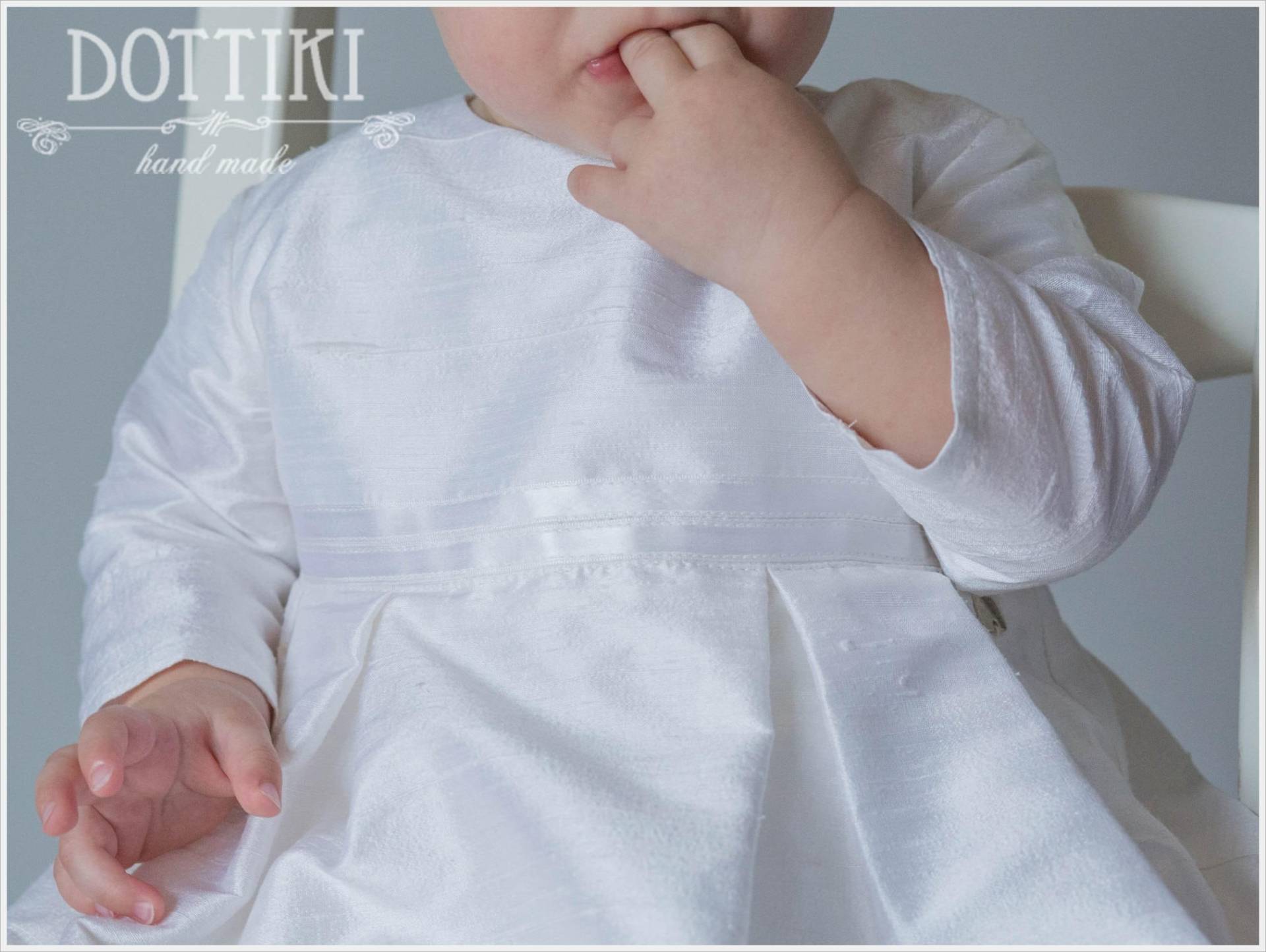 Seiden Taufkleid Baby Blessing Outfit, Weiß Oder Elfenbein von DOTTIKI