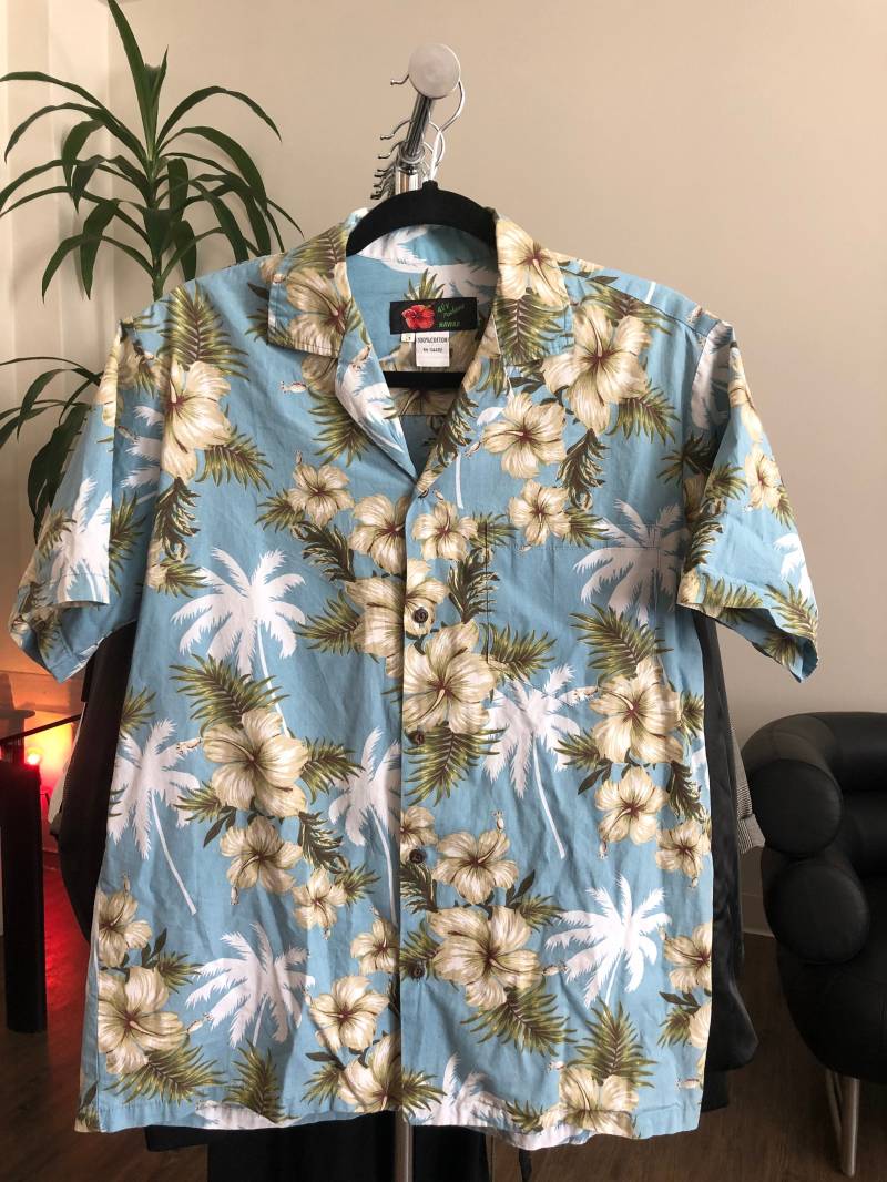 Vintage 70Er Jahre Hawaiihemd Palmen Hibiskus Muster, Kokosknöpfe von DPSvintage