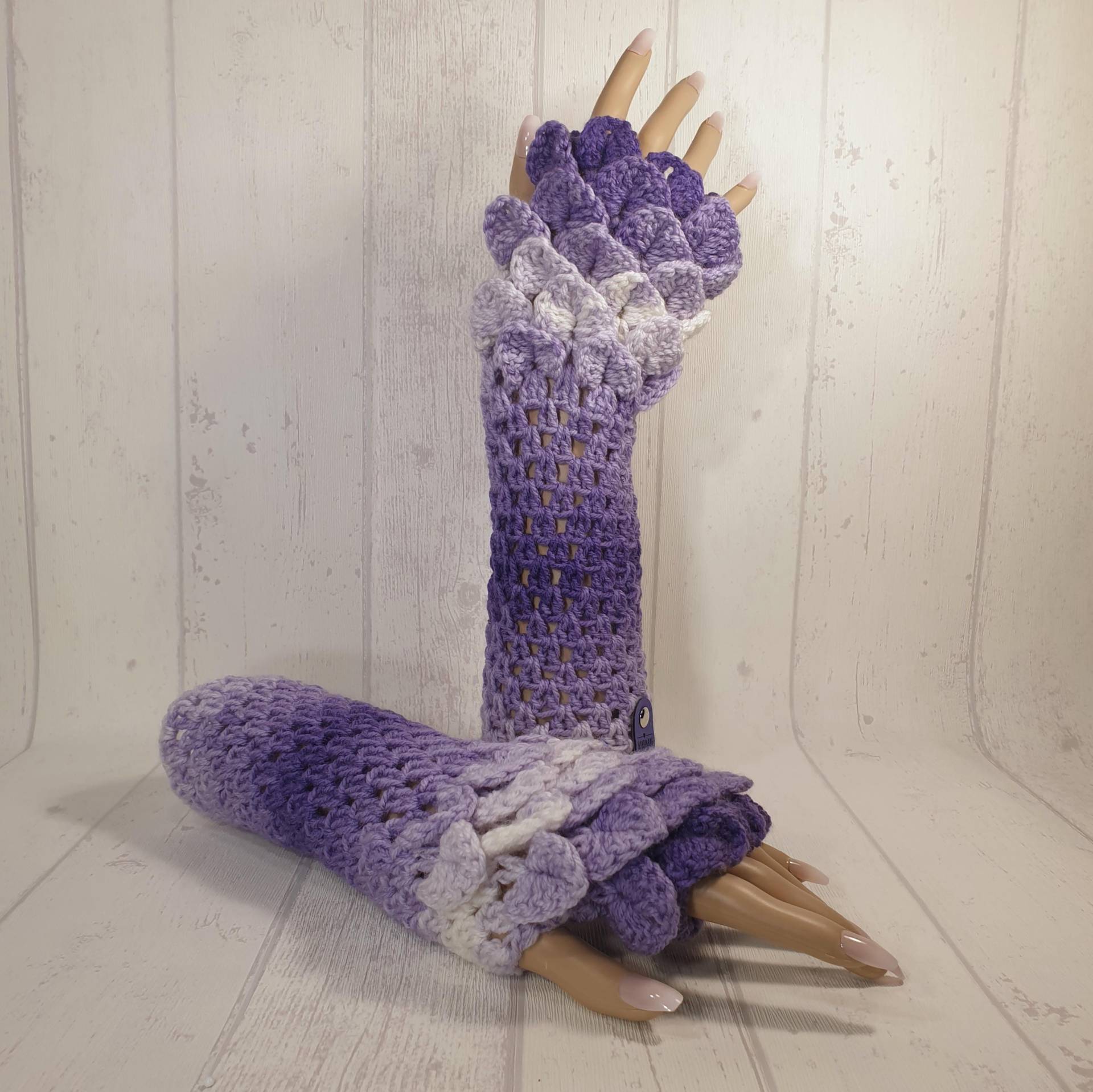 Dragonscales Crochet Handstulpen, Hand Warmers „The Amethyst Colored"(2 Handmade By Mimi Dragonscales Crochet Handstulpen, Hand Warmers „The Amethyst Colored"(2 Handmade By Mimi von DRAGONSCALESbyMIMI