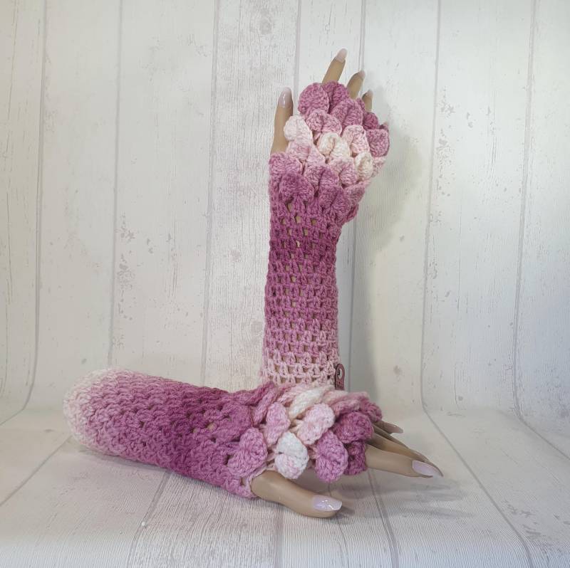 Dragonscales Crochet Handstulpen, Hand Warmers „The Pink Shade Colored"(15 Handmade By Mimi Dragonscales Crochet Handstulpen, Hand Warmers „The Pink Shade Colored"(15 Handmade By Mimi von DRAGONSCALESbyMIMI