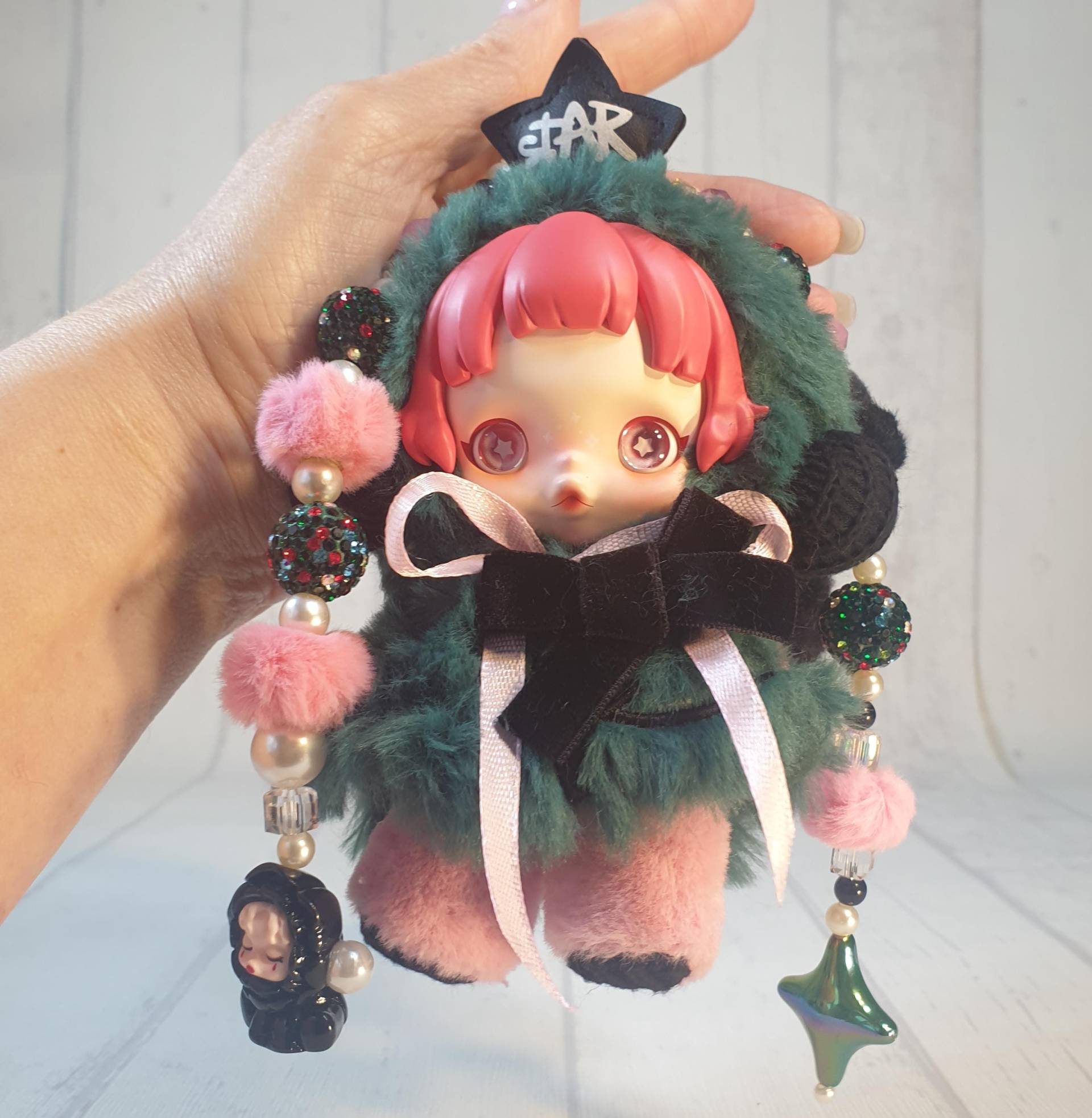 Handmade Plüsch Skullpanda "Winter Symphony" Taschenanhänger, Taschen Charm "Partita" | 2 Made By Mimi Handmade Plüsch Skullpanda "Winter Symphony" Taschenanhänger, Taschen Charm "Partita" | 2 Made By Mimi von DRAGONSCALESbyMIMI