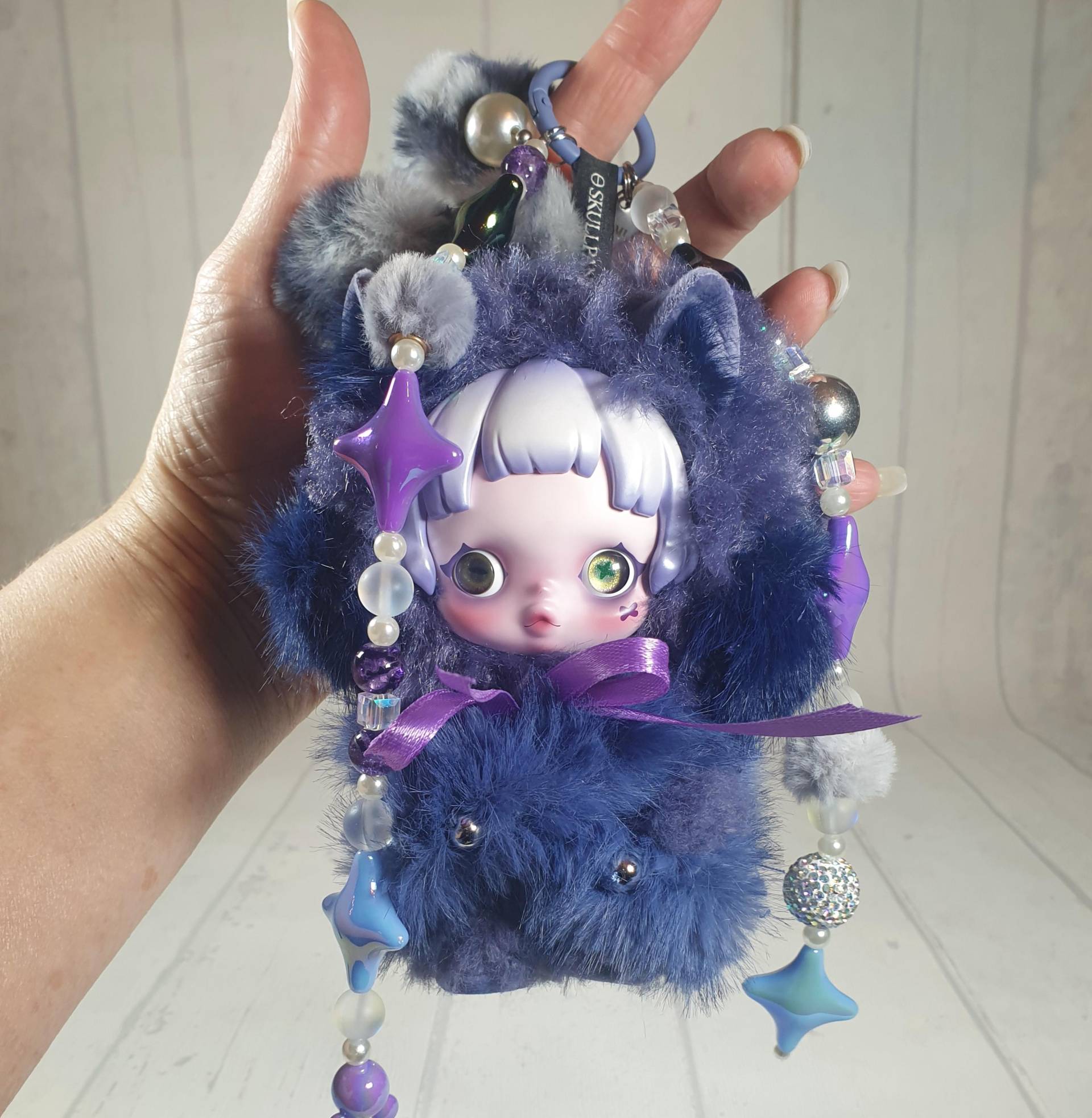 Handmade Plüsch Skullpanda "You Found Me" Taschenanhänger, Taschen Charm "Cerberus Ii" | 15 Custom Made By Mimi von DRAGONSCALESbyMIMI