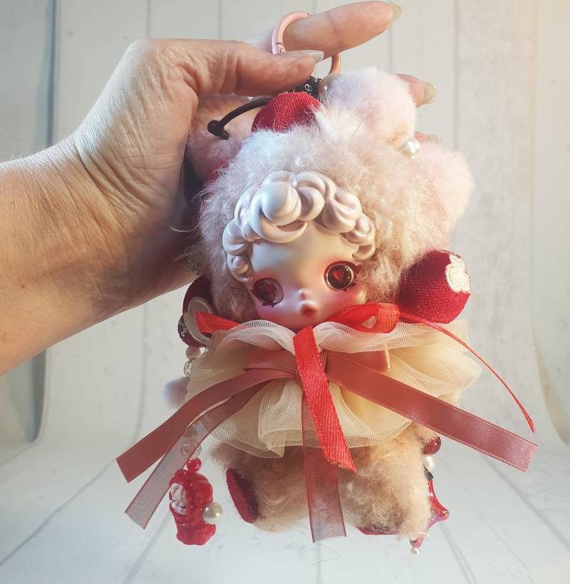 Handmade Plüsch Skullpanda "You Found Me" Taschenanhänger, Taschen Charm "Moldy Muffin" | 3 Custom Made By Mimi von DRAGONSCALESbyMIMI