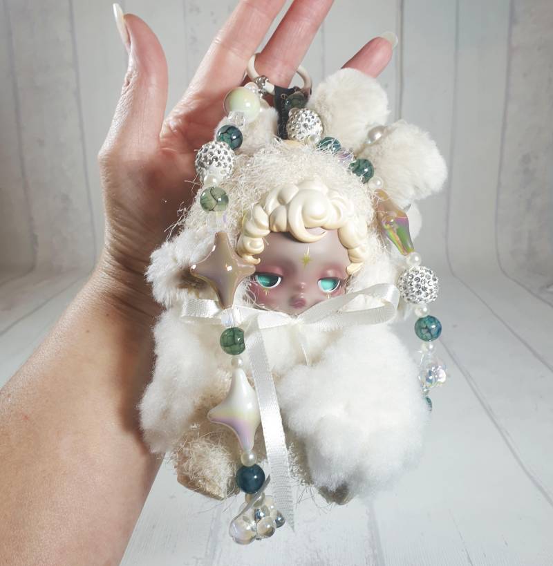 Handmade Plüsch Skullpanda "You Found Me" Taschenanhänger, Taschen Charm "Sandman Ii" | 12 Custom Made By Mimi von DRAGONSCALESbyMIMI