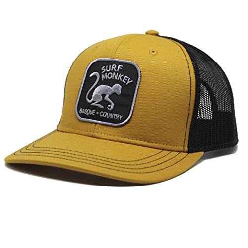 Trucker Typ Cap - Gebogenes Visier - Verstellbare Snapback Cap - Patch Stickerei Surf Monkey® senffarben/schwarz von Surf Monkey