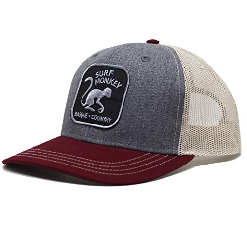 DRESSED IN MUSIC PLAY WITH ME Cap Typ Trucker, gebogenes Visier, verstellbare Snapback-Kappe, Bestickt, Surf Monkey®, 5-Panel-Design, Surfing The Basque Country, One Size von Surf Monkey