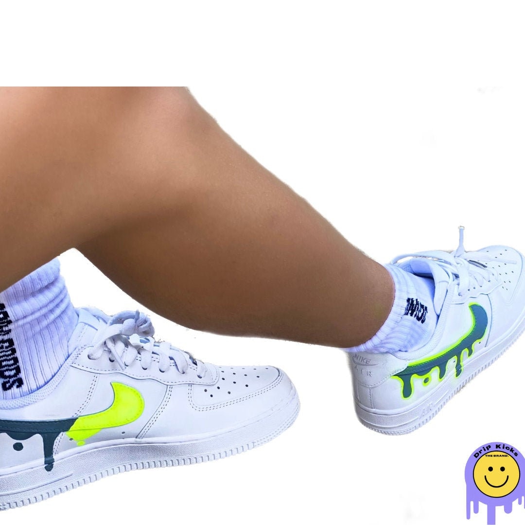 Benutzerdefinierte Af1Custom Outline & Color Block Nike Air Force 1 Sneaker von DRIPKICKSTHEBRAND