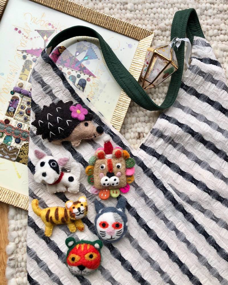 Filz Anstecker, Handgefertigte Hand Brosche, Kinderbrosche, Tier-Brosche, Einzigartige Anstecknadel, Filzaccessoire von DRIYhandmade