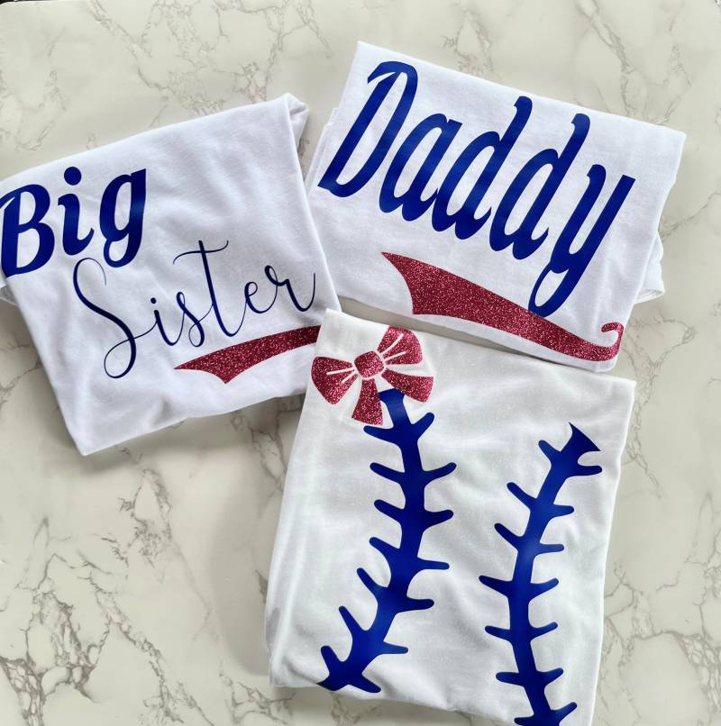 Baseball Thema Gender Reveal Tshirt von DSGNSbyAPRIL