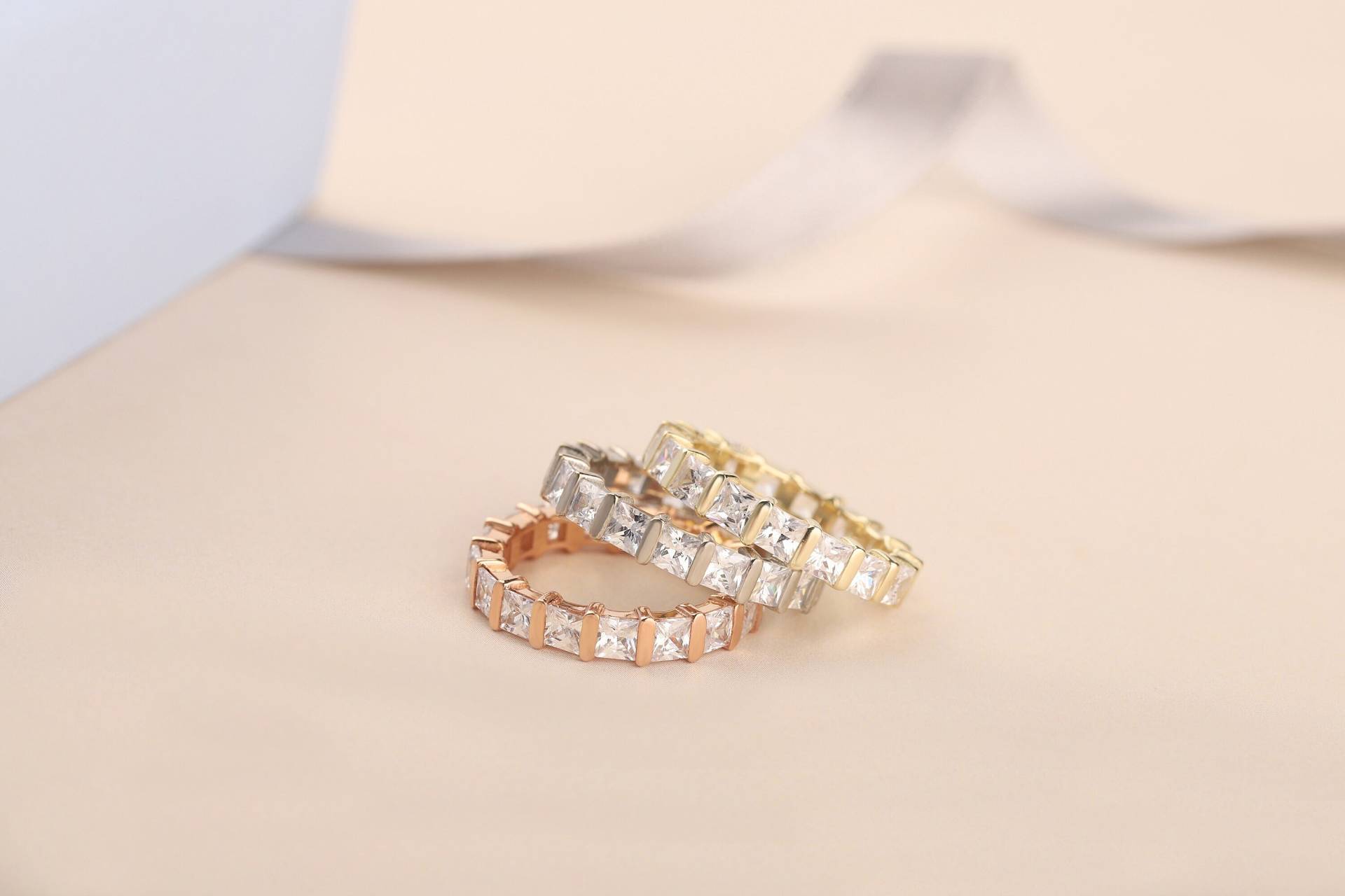 14K Gold Baguette Stapelbarer Eternity Ring 18K Massive Stapelring Weiß Roségold Minimalist Diamant Frauen Mama von DSJewelryUS