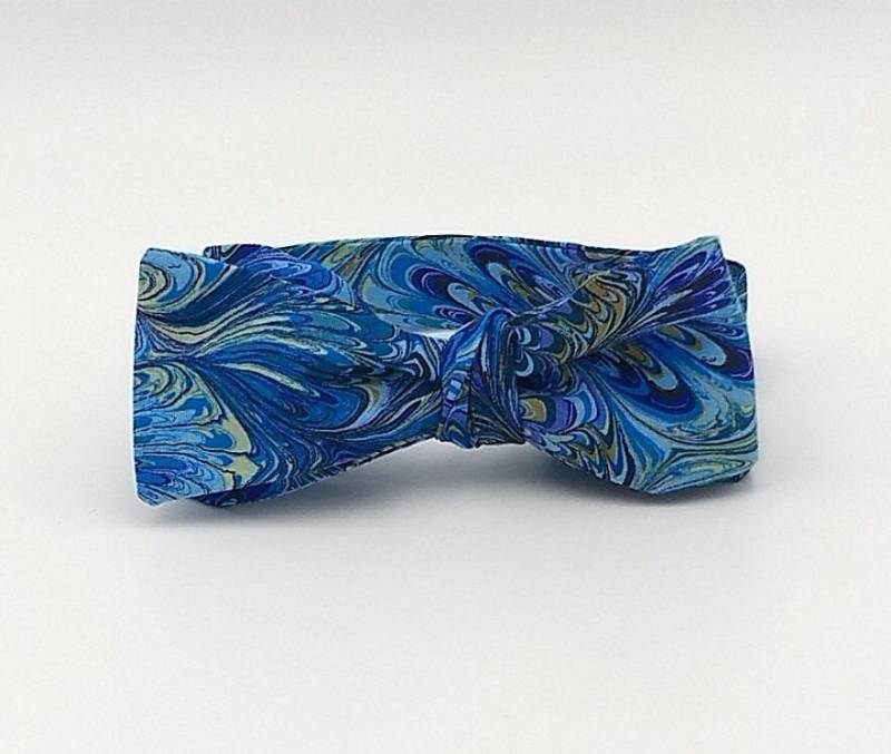 Blaue Pfau Fliege von DTKMDesign