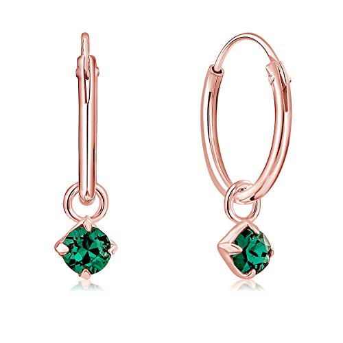 DTPsilver® KLEINE Creolen Ohrringe 925 Sterling Silber Rosen-Gold überzogen mit 3 mm Baumelnde Swarovski® Elements Kristall - Mädchen - Dicke 1.5 mm - Durchmesser 14 mm - Farbe : Smaragd von DTPsilver
