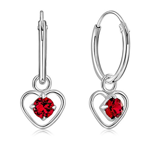 DTPsilver® KLEINE Creolen Ohrringe 925 Sterling Silber mit 3 mm Kristall - Herzform - Mädchen - Dicke 1.2 mm - Durchmesser 12 mm - Farbe : Rubin von DTPsilver