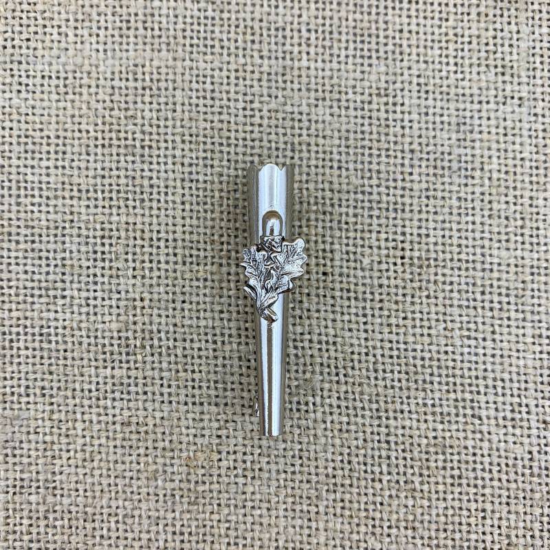 Trophäenhülse - Flaumhalter Mit Eichenblatt Am Hut | Tracht& Tradition von DTrachtenschmuckM