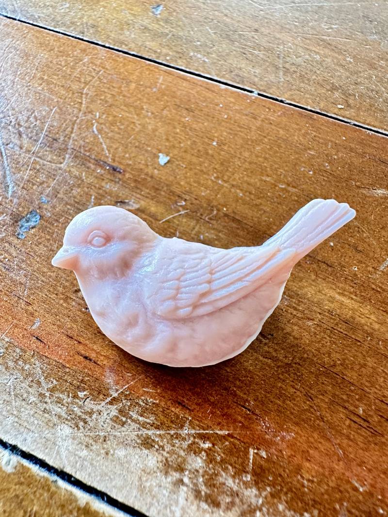 Filigrane Brosche Modeschmuck Vögelchen Wunderschön, Kunststoff von DUNKELROTde