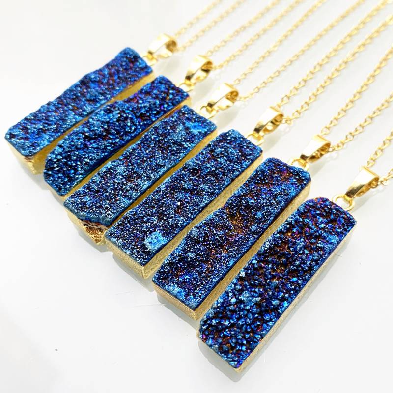 Blaue Achat Druzy Bar Halskette in Gold // Kristall Boho Anhänger Statement Layering Edelstein | S5W20 von DUODUOJEWELRY