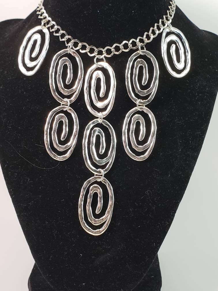 Silberfarbene Spiral-statement Halsketten-Set von DVDESIGNSJEWELRY