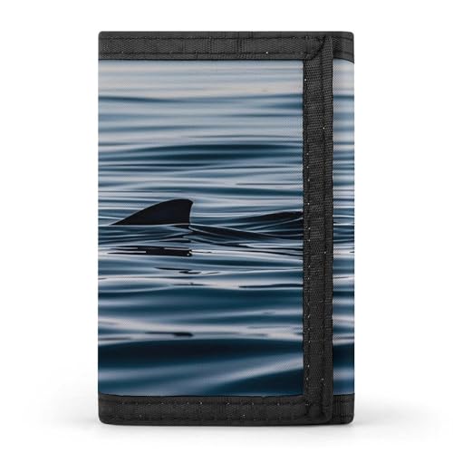 DWTJKMS Haifischflossen-Wassergeldbörse, minimalistisch, schmal, dreifach gefaltet, modern, modisch, Anti-Diebstahl-Geldbörse, hält Karten und Bargeld DWTJKMS Haifischflossen-Wassergeldbörse, minimalistisch, schmal, dreifach gefaltet, modern, modisch, Anti-Diebstahl-Geldbörse, hält Karten und Bargeld von DWTJKMS