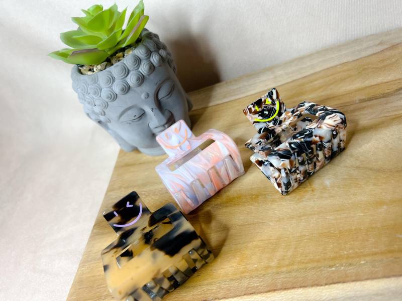 Haarspange "Smiley' | Haarklammer Leomuster Leo Puderblau-Apricot Schwarz-Beige-Braun Spange Zwinker-Smiley Marmormuster Haarspange "Smiley' | Haarklammer Leomuster Leo Puderblau-Apricot Schwarz-Beige-Braun Spange Zwinker-Smiley Marmormuster von DaLaLama