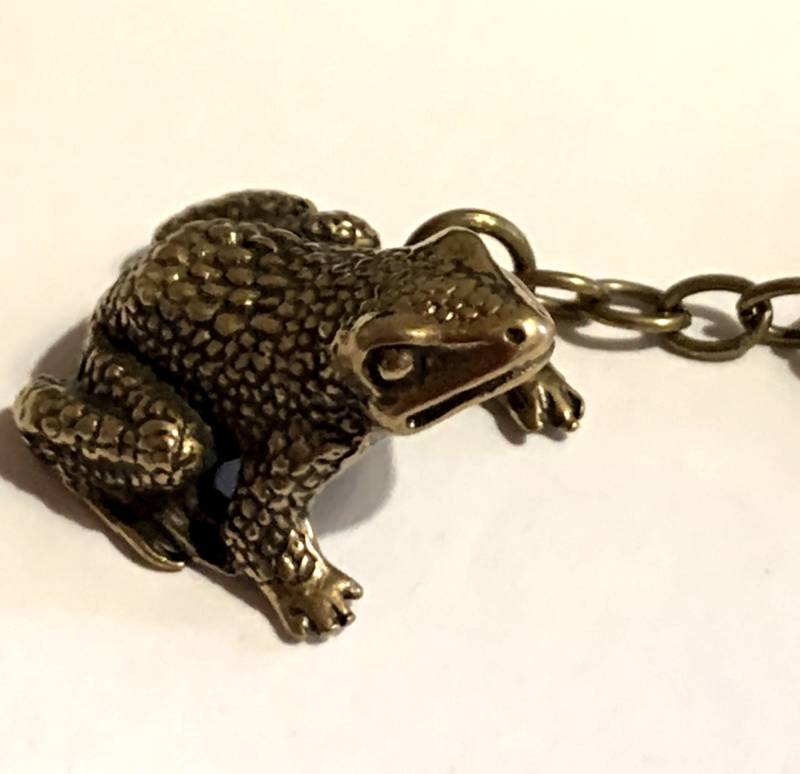 Frosch-Schlüsselanhänger Aus Bronze. Metall Lustige Kröte Schlüsselanhänger. Viel Glück Geschenk von DaLeeShop
