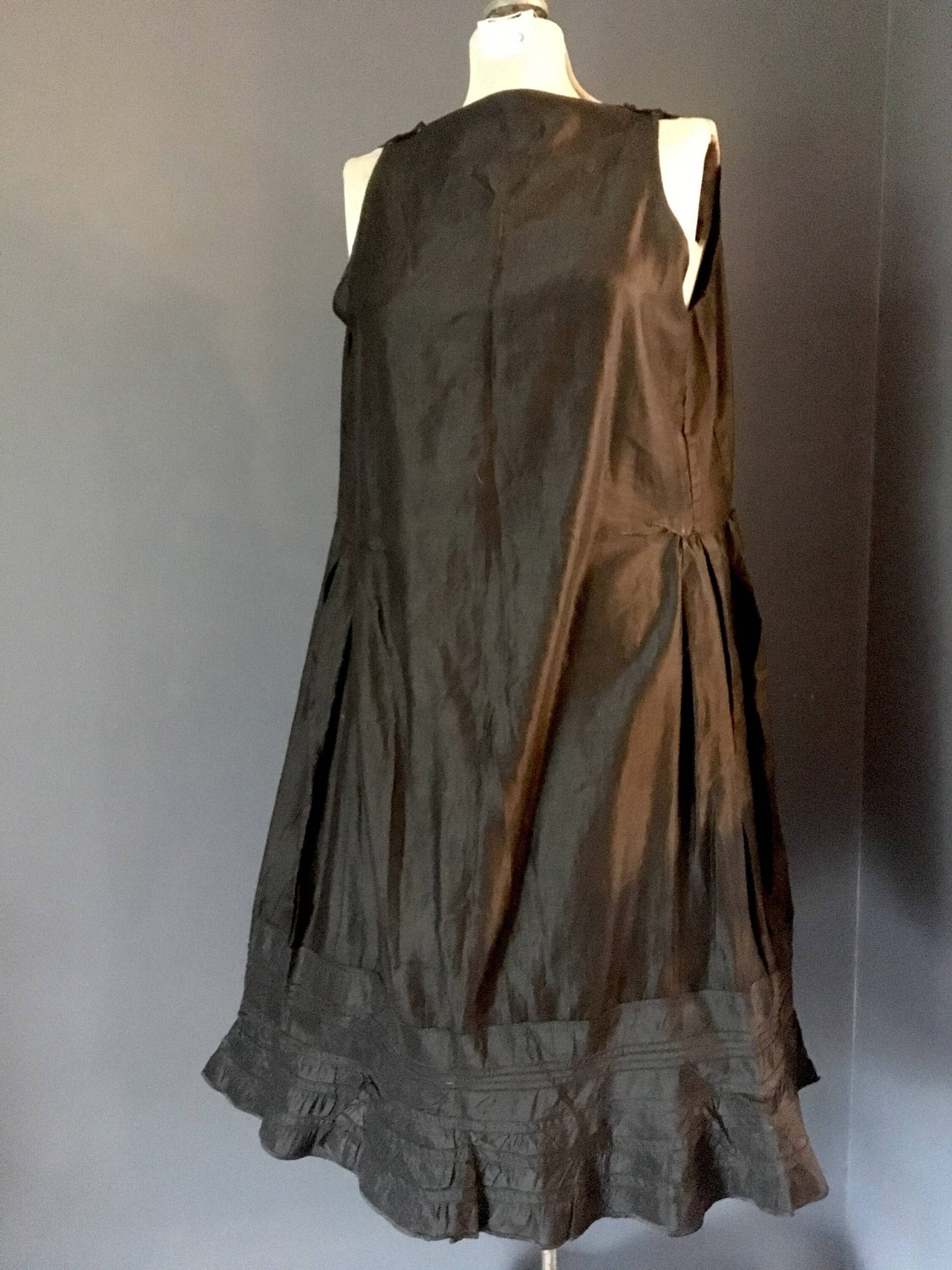 1920S Handgemachtes Antikes Unterwäsche, Shift, Vintage Slip Kleid, Black Goth Slip, One Of A Kind Antique Clothing 1920S Handgemachtes Antikes Unterwäsche, Shift, Vintage Slip Kleid, Black Goth Slip, One Of A Kind Antique Clothing von DaVinciJane