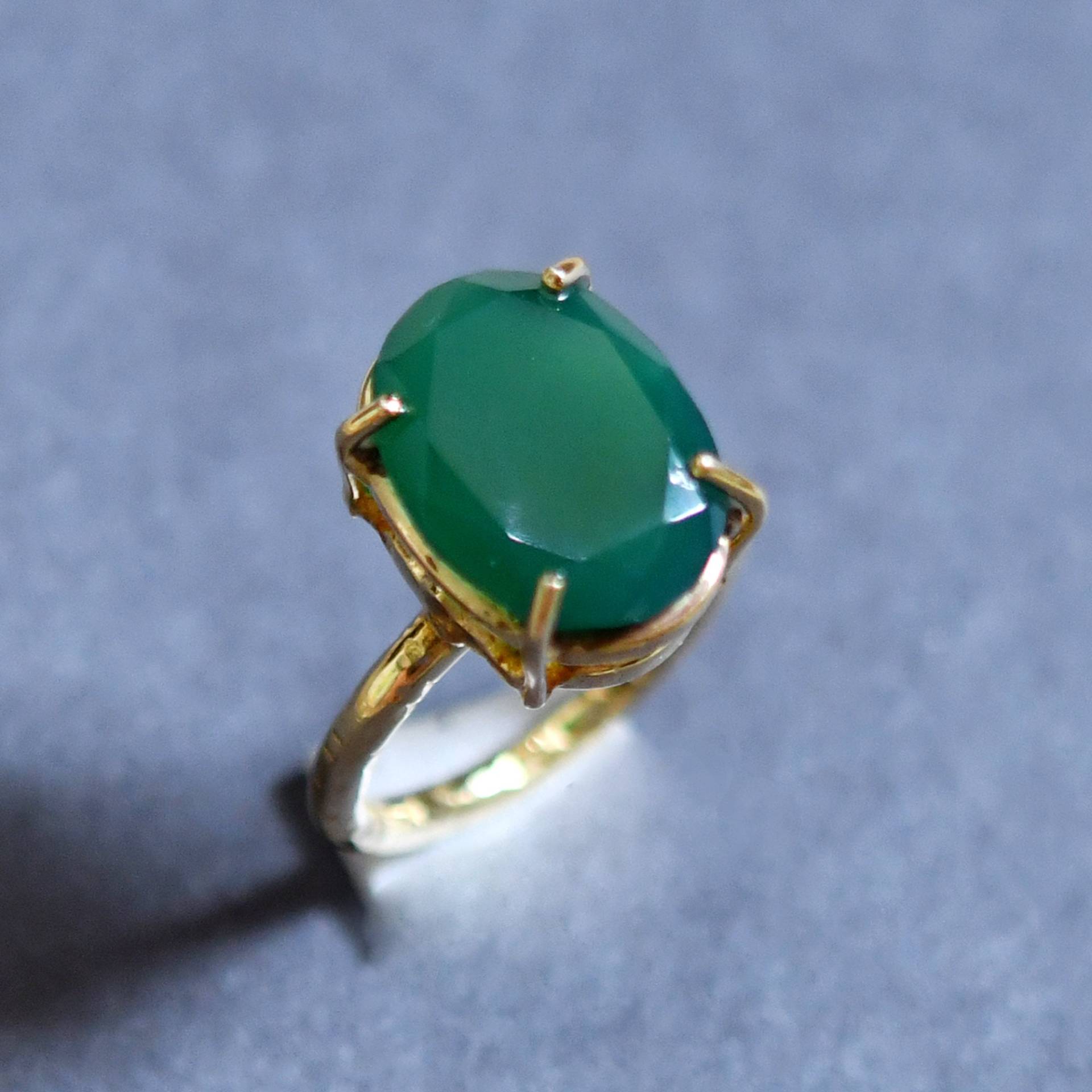 Grüner Onyx Stein Ring, Echter Edelstein Stapelbarer Schöner 18K Vergoldeter Ovaler Geschenk Für von Daanijewels