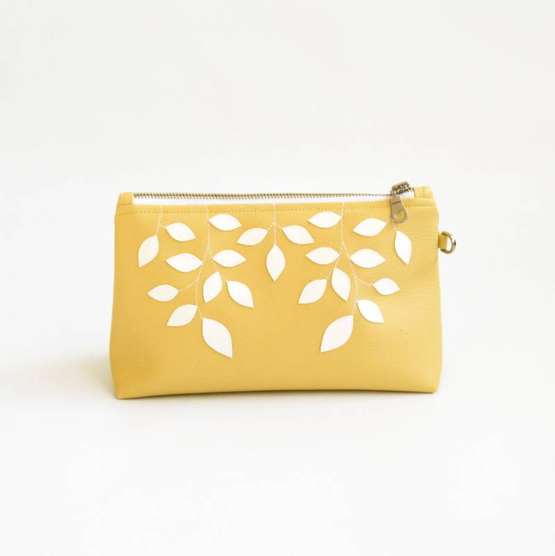 Gelbes Veganes Leder Täschchen, Gelbe Blättertasche, Leder, Etui Mit Blättern, Etui, Kunstleder Blättern Gelbes Veganes Leder Täschchen, Gelbe Blättertasche, Leder, Etui Mit Blättern, Etui, Kunstleder Blättern von DaceLShop