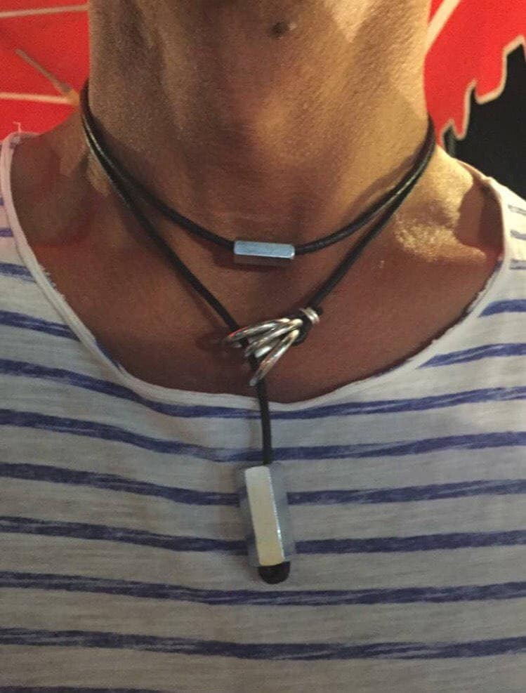 Herrenhalskette Aus Schwarzem Echtleder Und Edelstahl. Moderner Schmuck Für Ihn von DadaLela