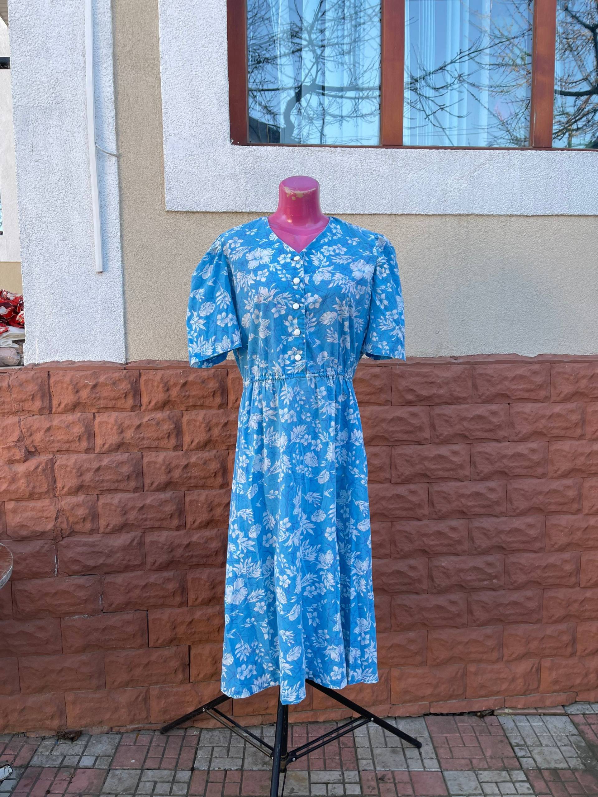 Blaues Kleid Blumen Langes Vintage Kleid, Größe M/L von DadaVintageCom